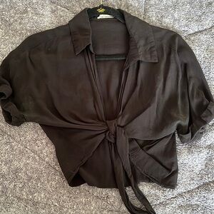 Urban outfitters SZ medium front tie crop top